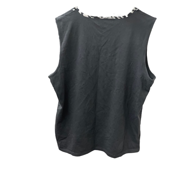 ✨BLACK TEE| RUFFLE DETAIL - Picture 4 of 4